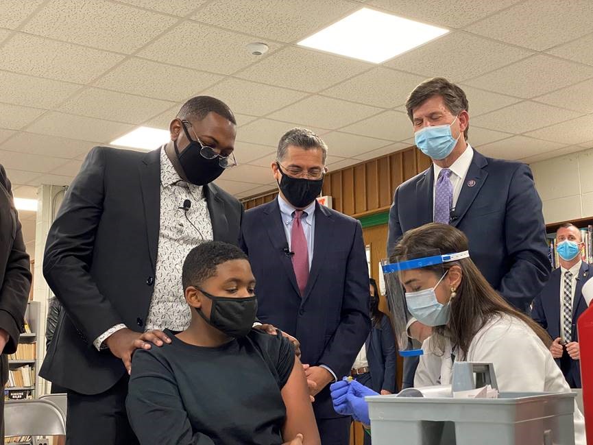 HHS Secretary Xavier Becerra and Rep. Brad Schneider Host COVID19